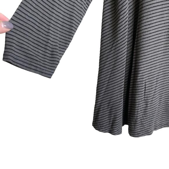 American Eagle Top Women S Gray Black Stripe Boat Neck 3/4‎ Sleeve Stretch Light - Picture 4 of 9